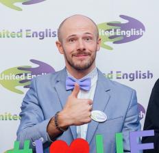 Антон Леонов